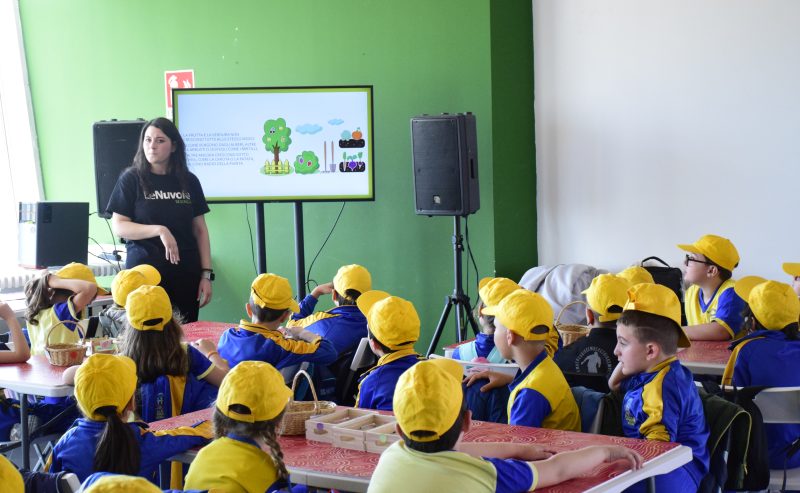 Prosegue “Frutta e Verdura nelle Scuole” a Città della Scienza: i piccoli delle scuole scoprono il benessere a tavola
