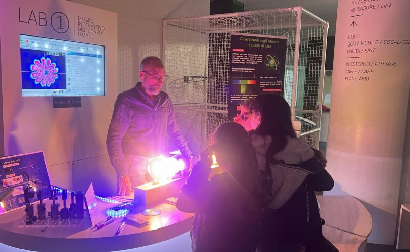 La magia della luce protagonista a Città della Scienza per la Giornata Internazionale della Luce